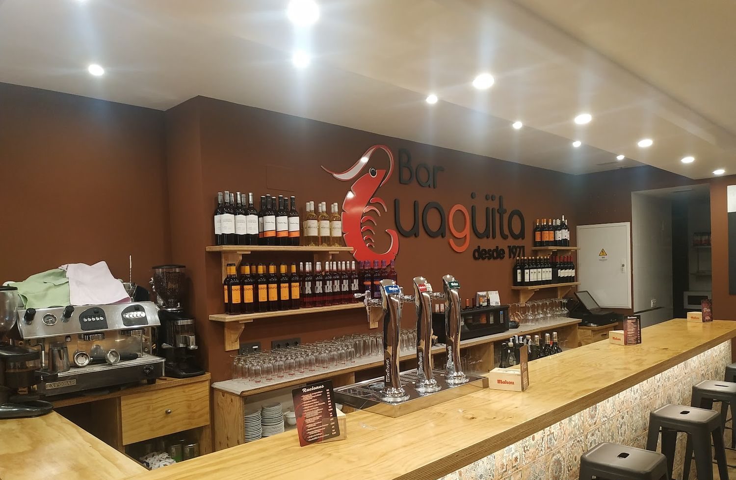 Barra y bodega del Nuevo Guagüita